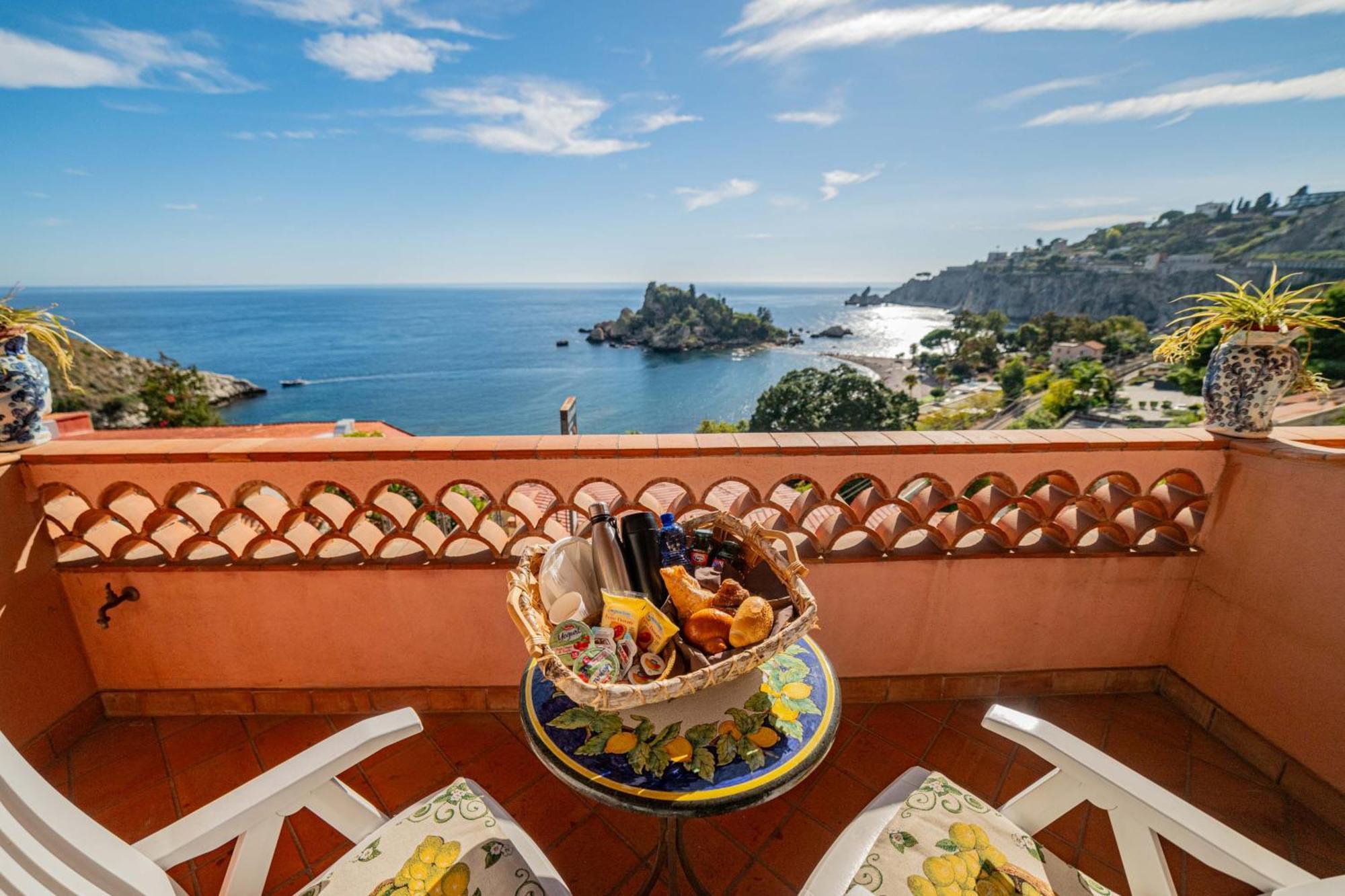 Mendolia Beach Hotel Taormina Exterior photo