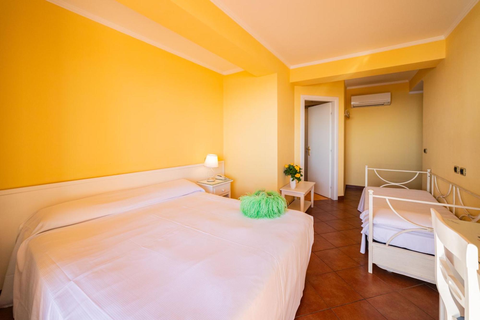 Mendolia Beach Hotel Taormina Exterior photo