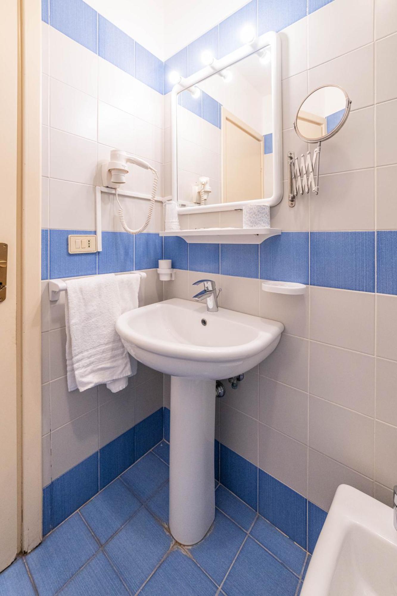Mendolia Beach Hotel Taormina Room photo